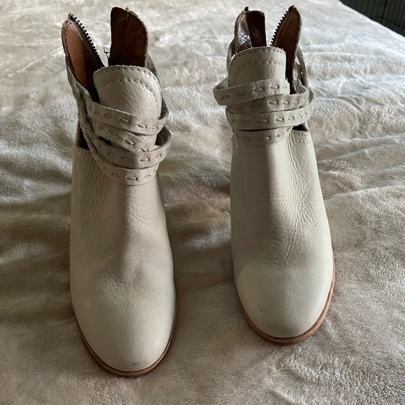 Off white Frye ankle boots - Picture 5 of 5